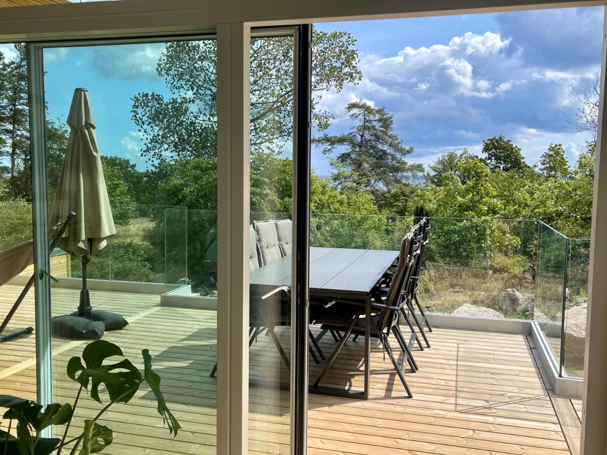 Nybygget Hus I Svaneke Taet Pa Klipper, Skov Og Hav Buitenkant foto