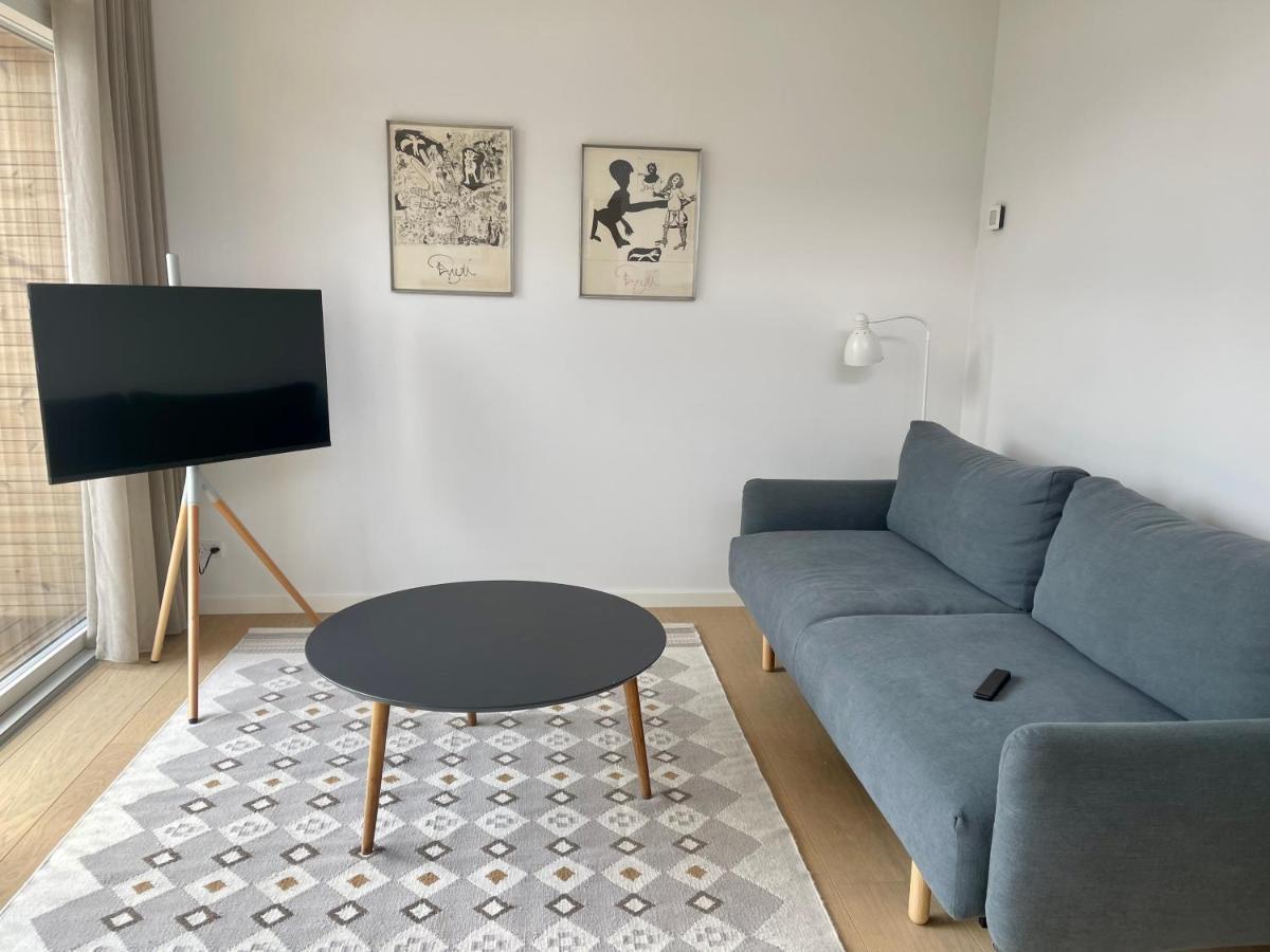 Nybygget Hus I Svaneke Taet Pa Klipper, Skov Og Hav Buitenkant foto